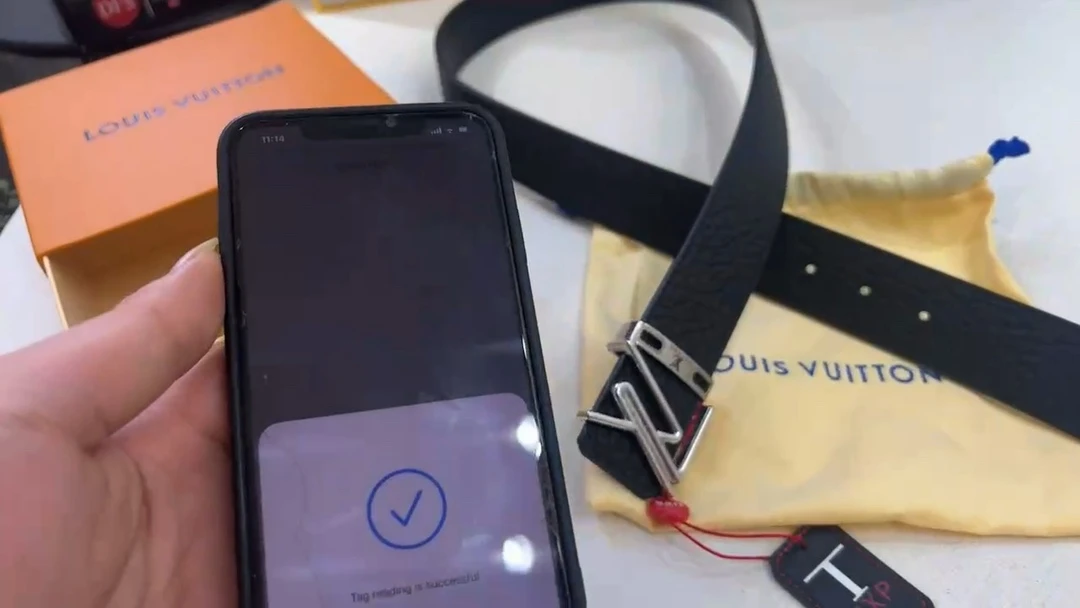 Louis Vuitton Belt — 5262d386