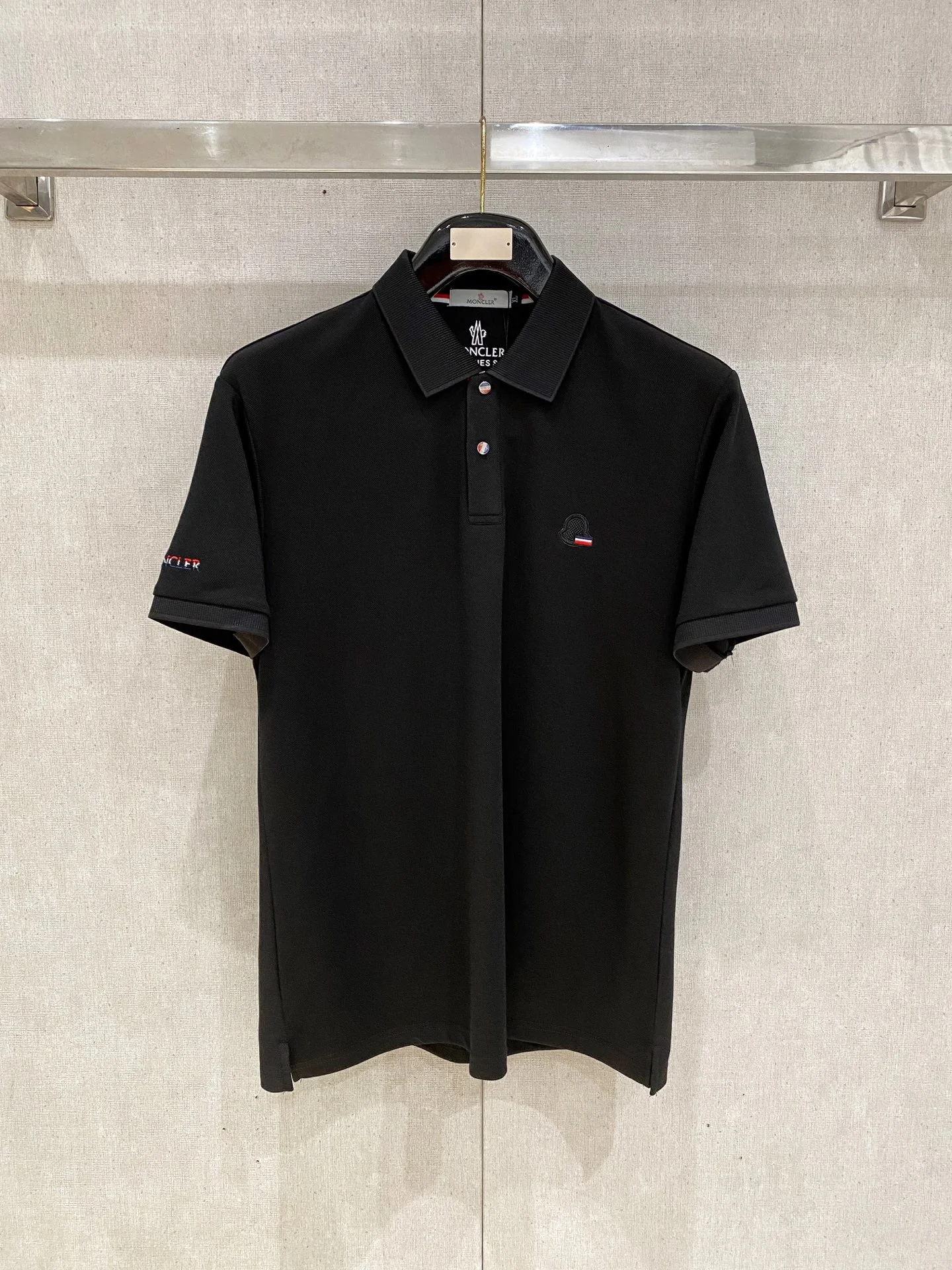 Moncler T-Shirt — b706b98e