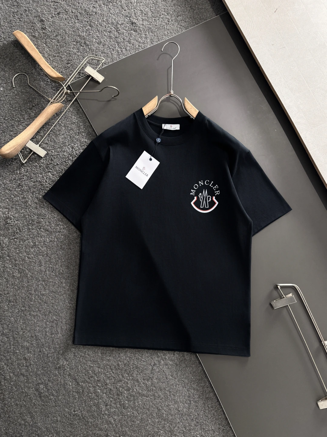 Moncler T-Shirt — 9ea2fdc3