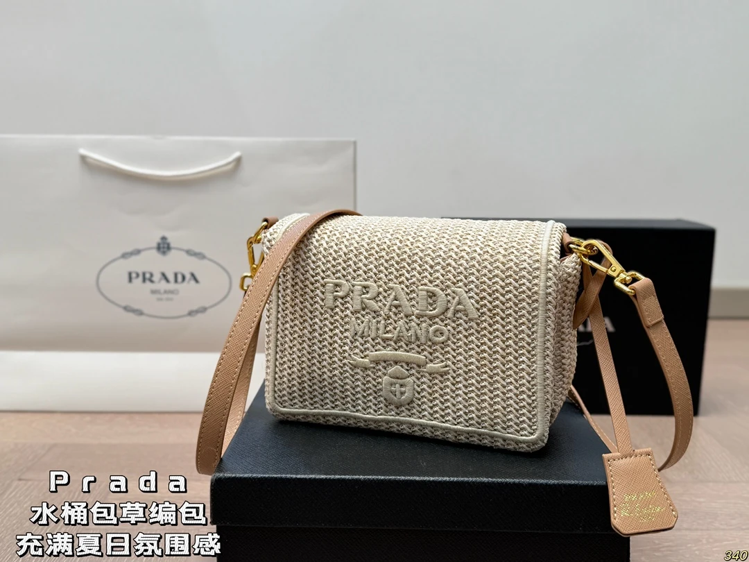 Prada Bag — c6b22ee1