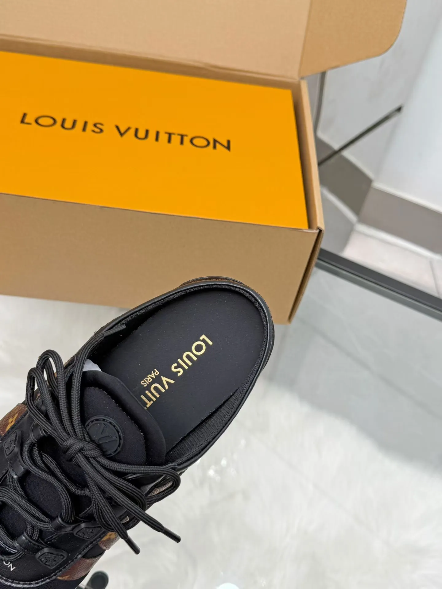 Louis Vuitton Sneakers — 3b4a5b3d