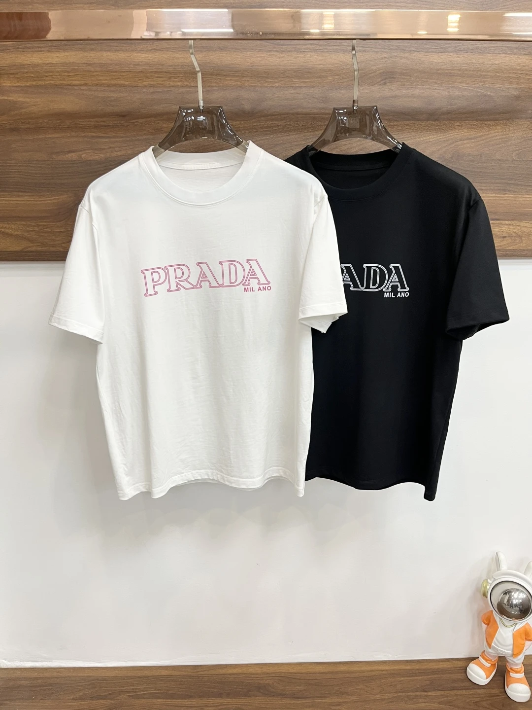 Prada T-Shirt — 80c346f9