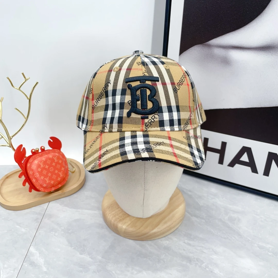 Burberry Hat — 32718654