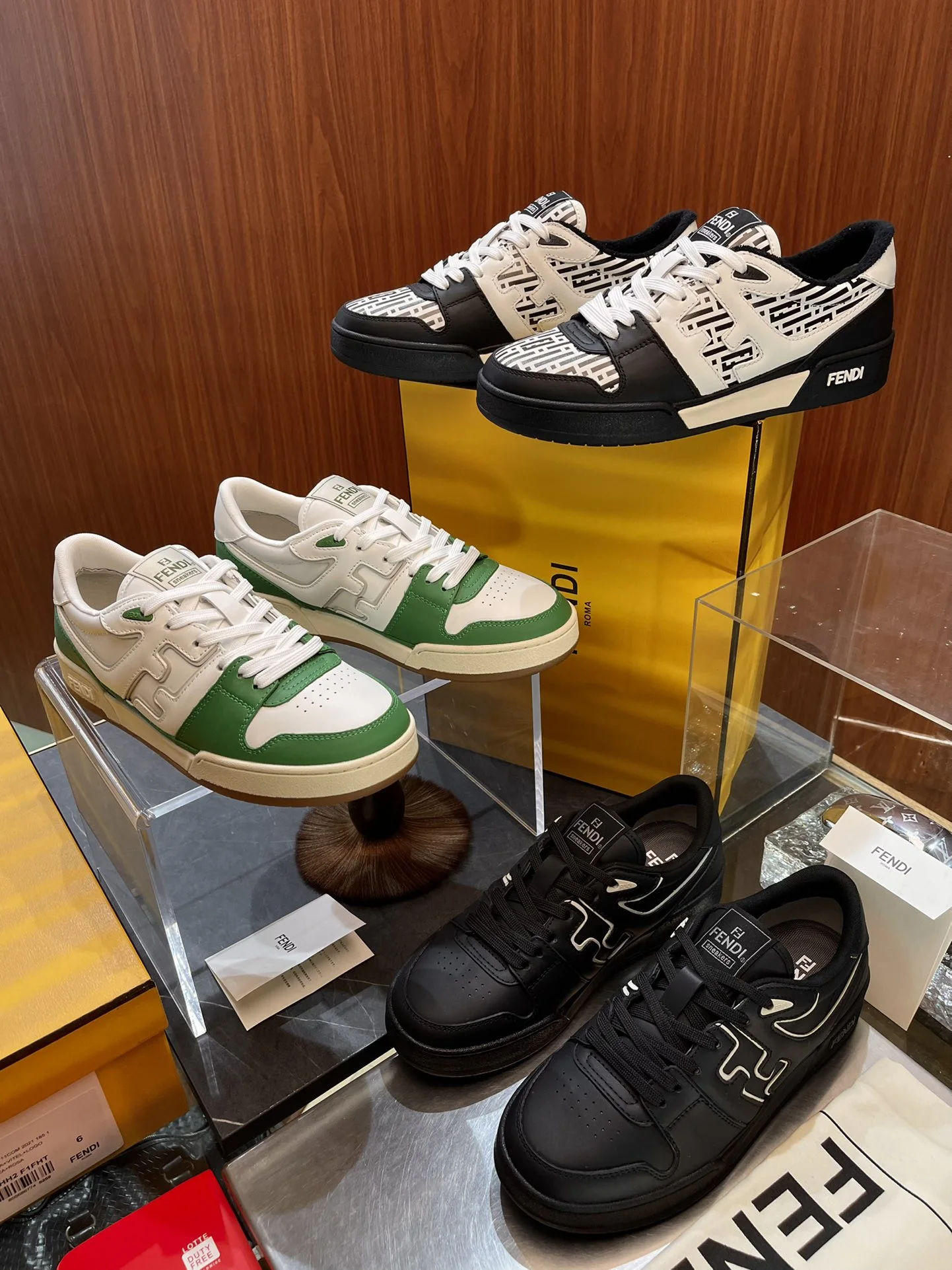 Fendi Sneakers — dad02bdc