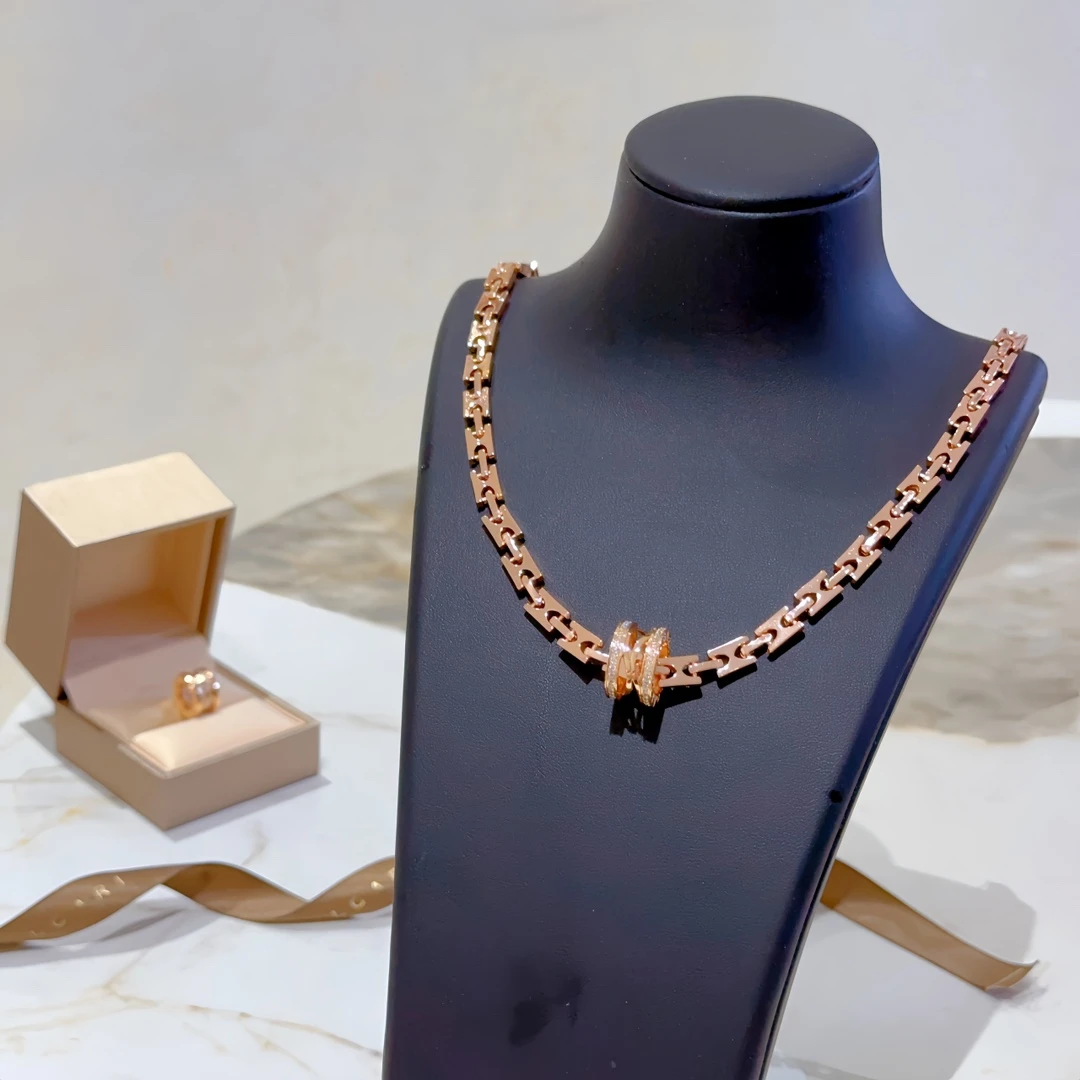 Bvlgari Jewellery — feb5af28