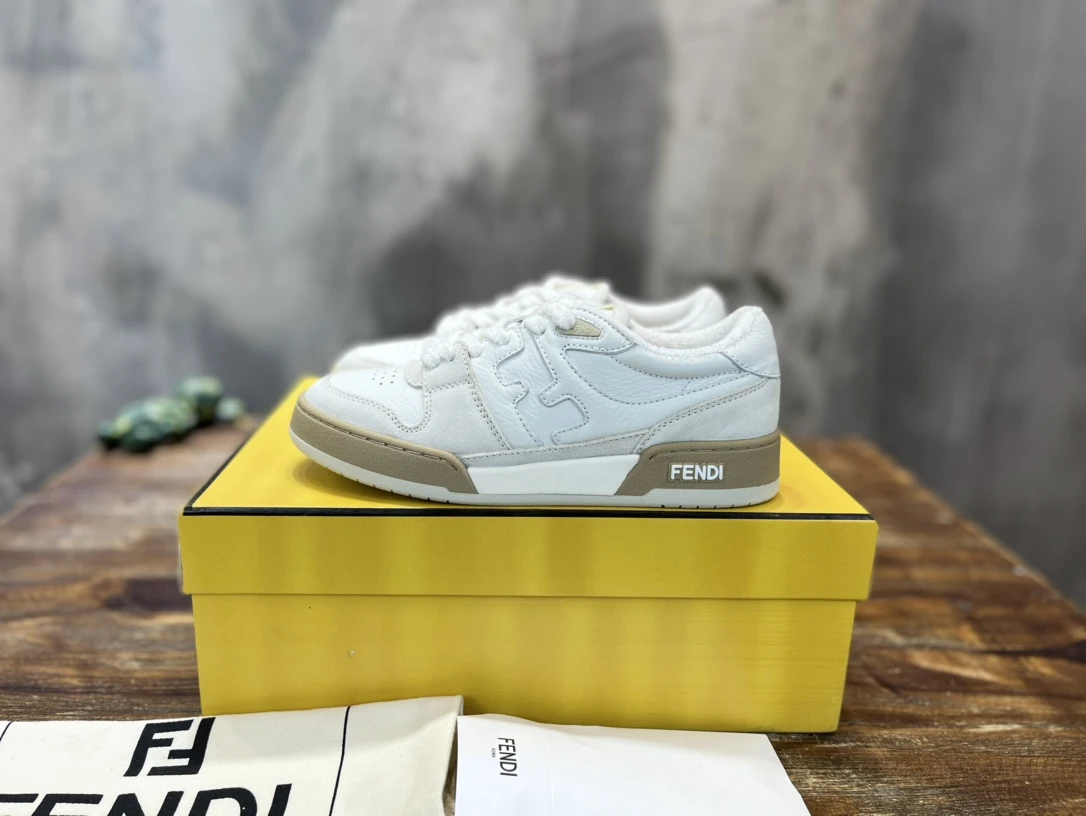 Fendi Sneakers — 90b35058