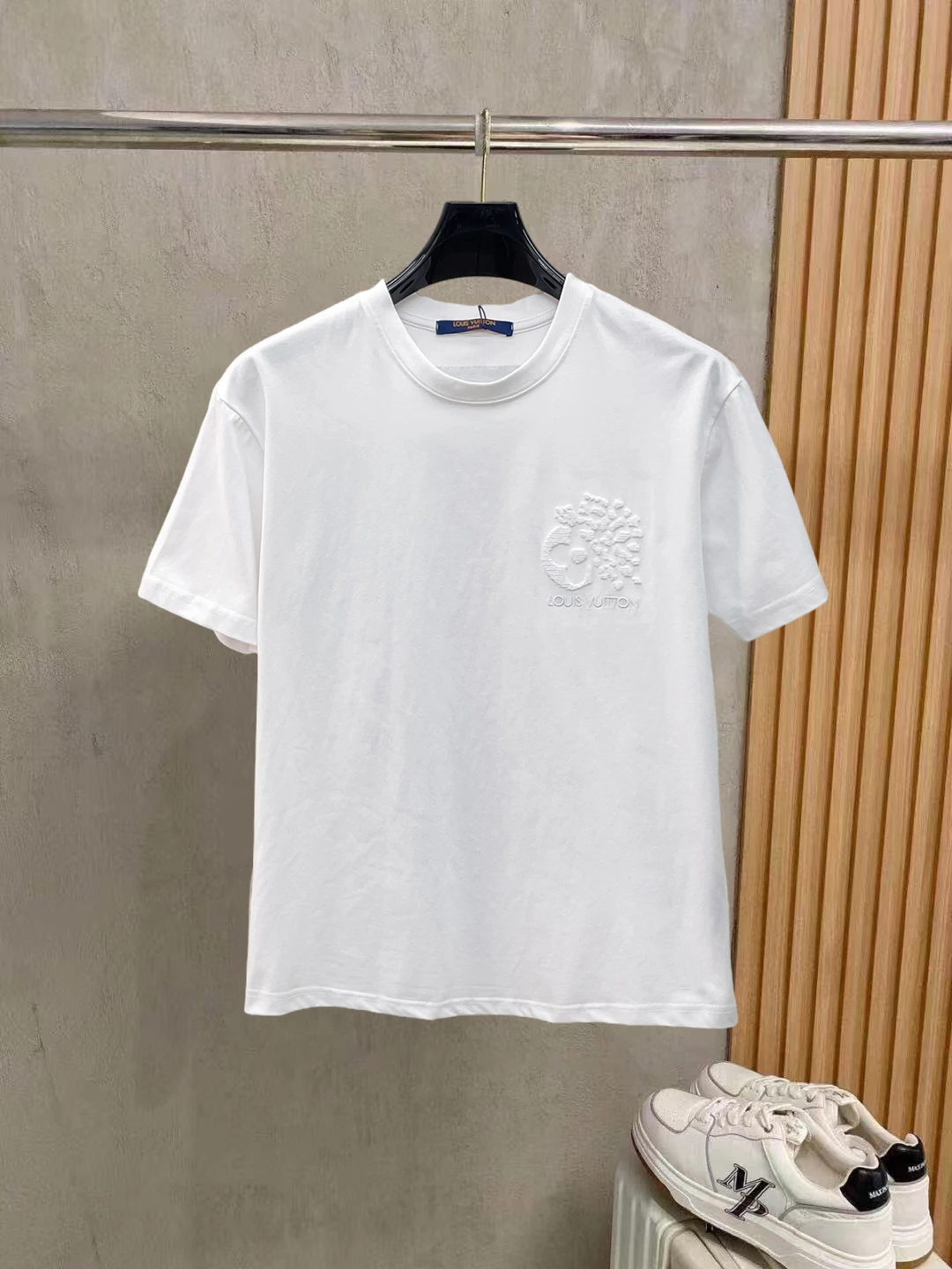 Louis Vuitton T-Shirt — 83fe0de7