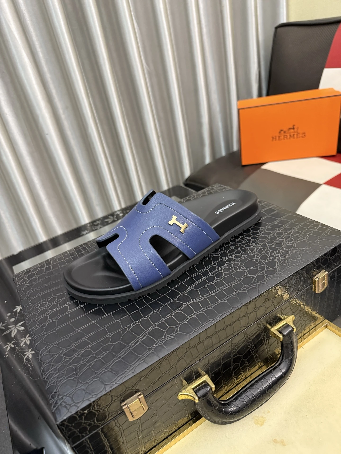 Hermès Slippers — c152911c