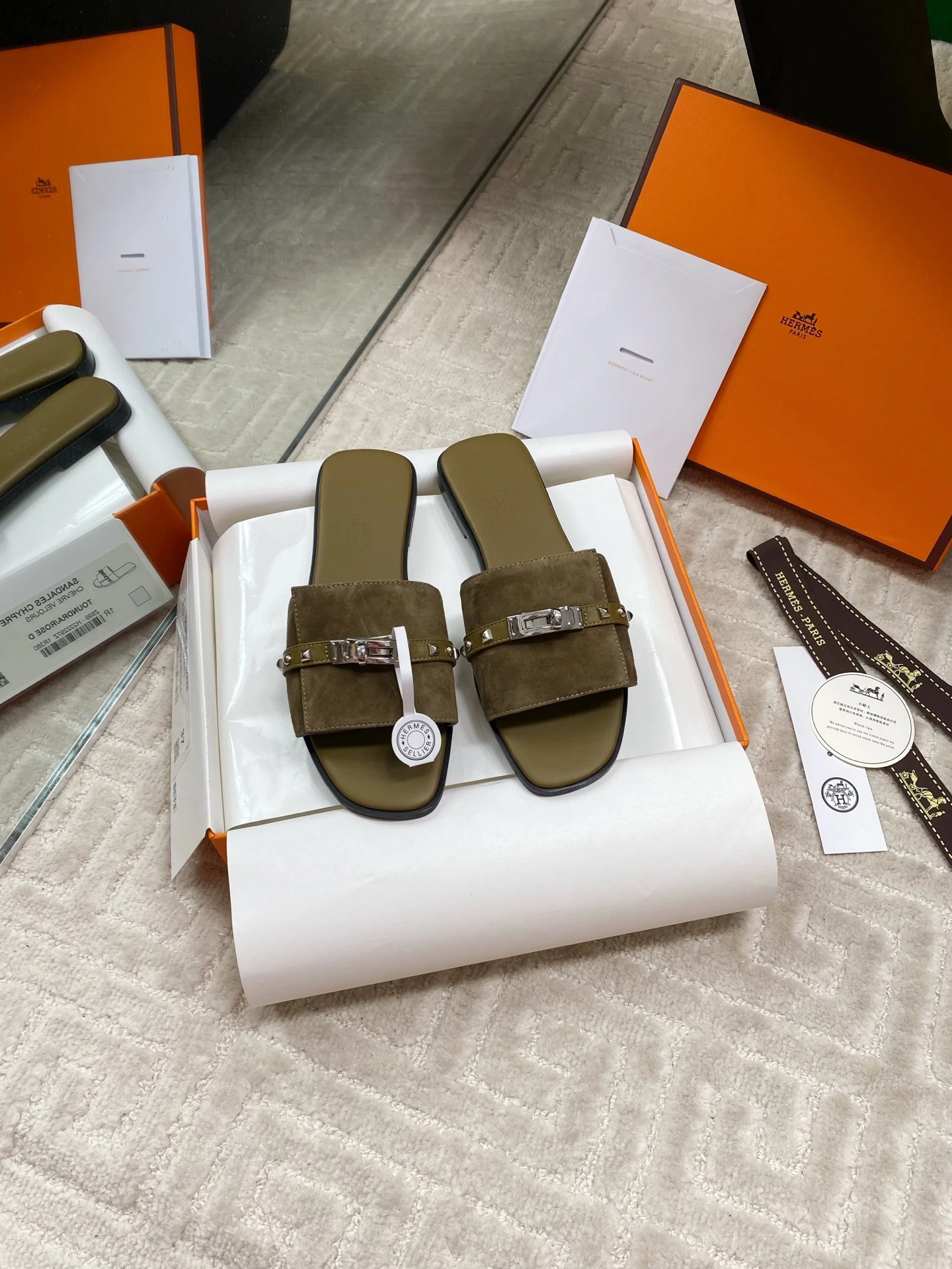 Hermès Slippers — a7390e12