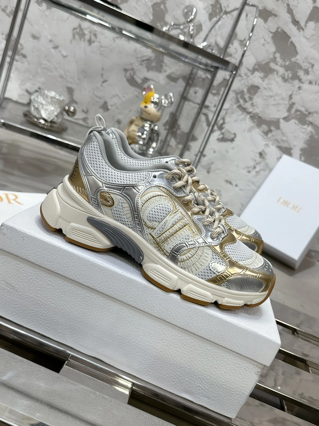 Dior Sneakers — 5b7d217f
