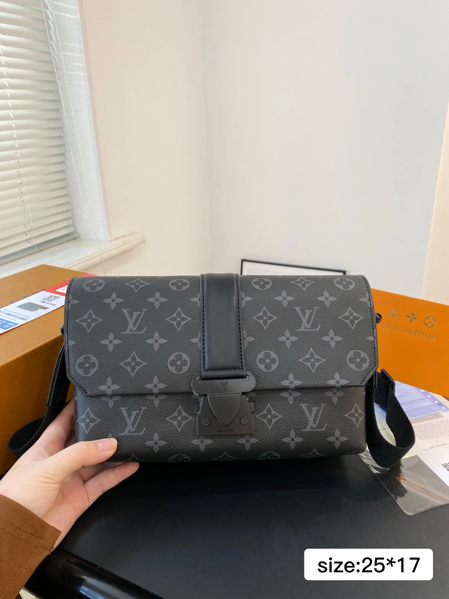 Louis Vuitton Bag — 9559c172