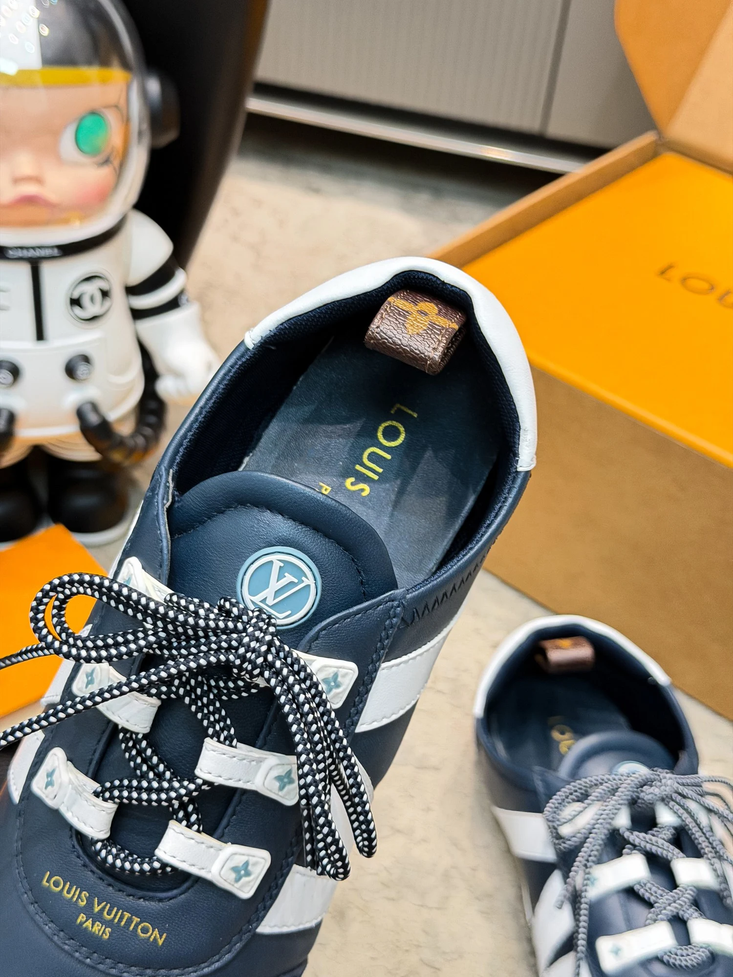 Louis Vuitton Sneakers — 8c03c516