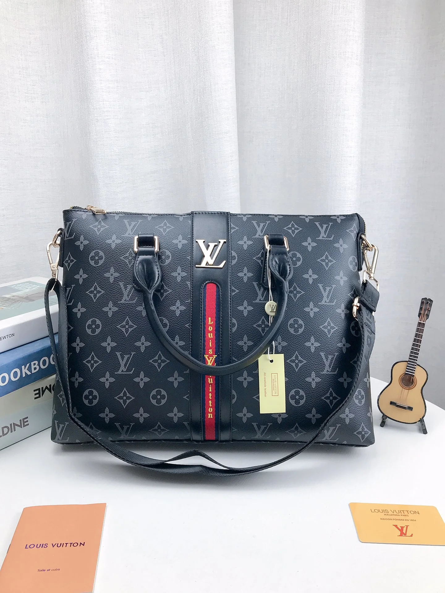 Louis Vuitton Bag — d2496aa4