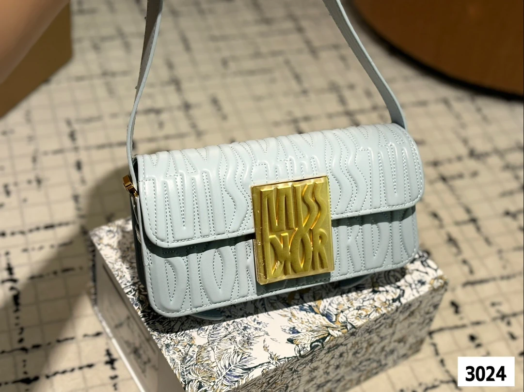 Dior Bag — f77ce418