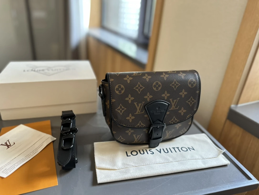 Louis Vuitton Bag — 523840e7
