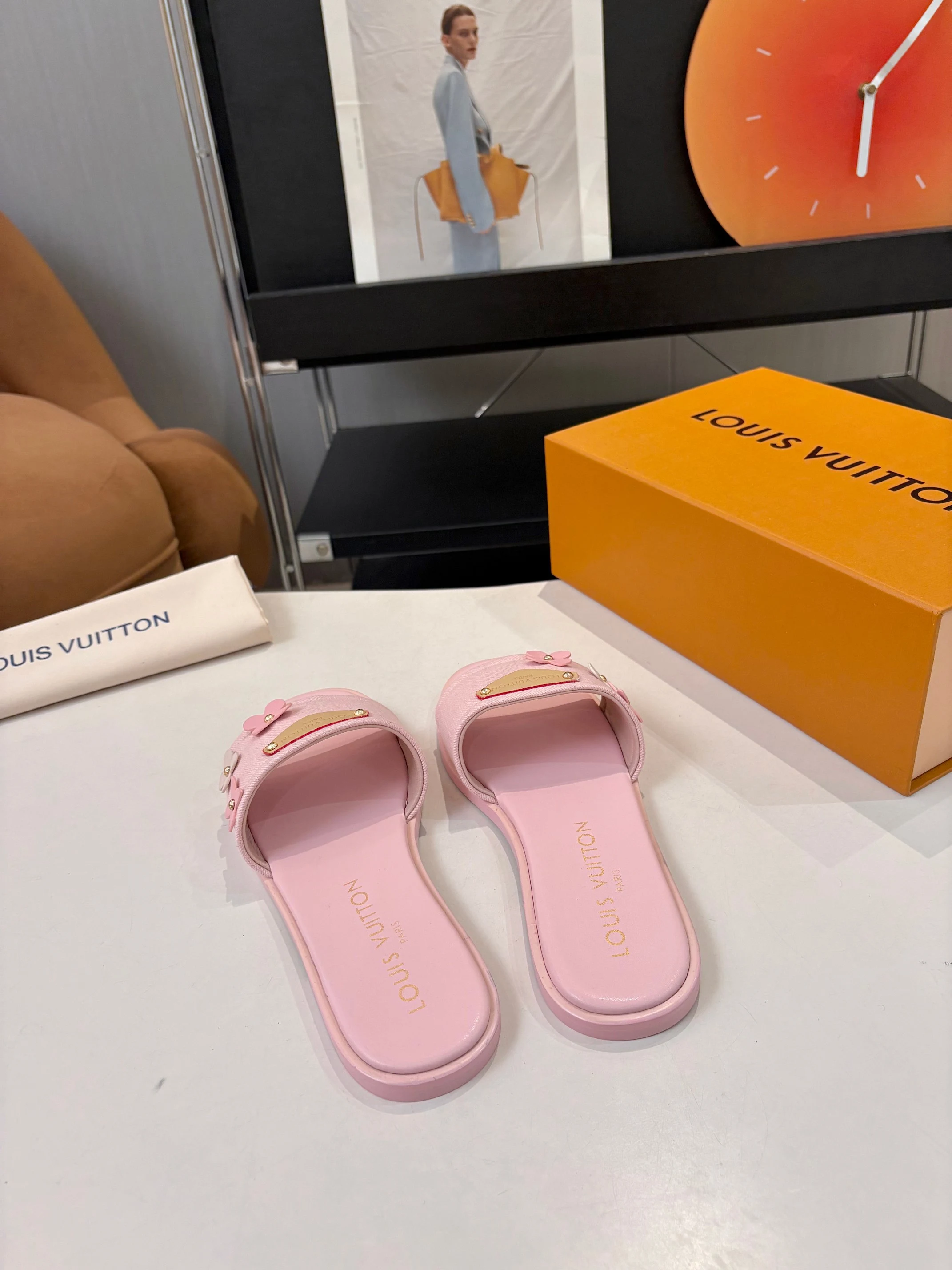 Louis Vuitton Slippers — 744944cf