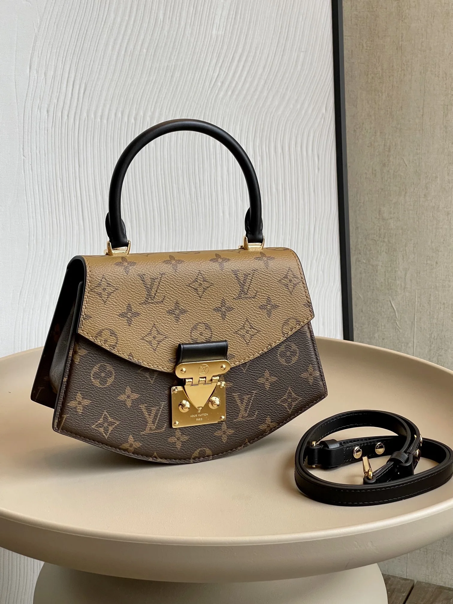 Louis Vuitton Bag — e1f91b37