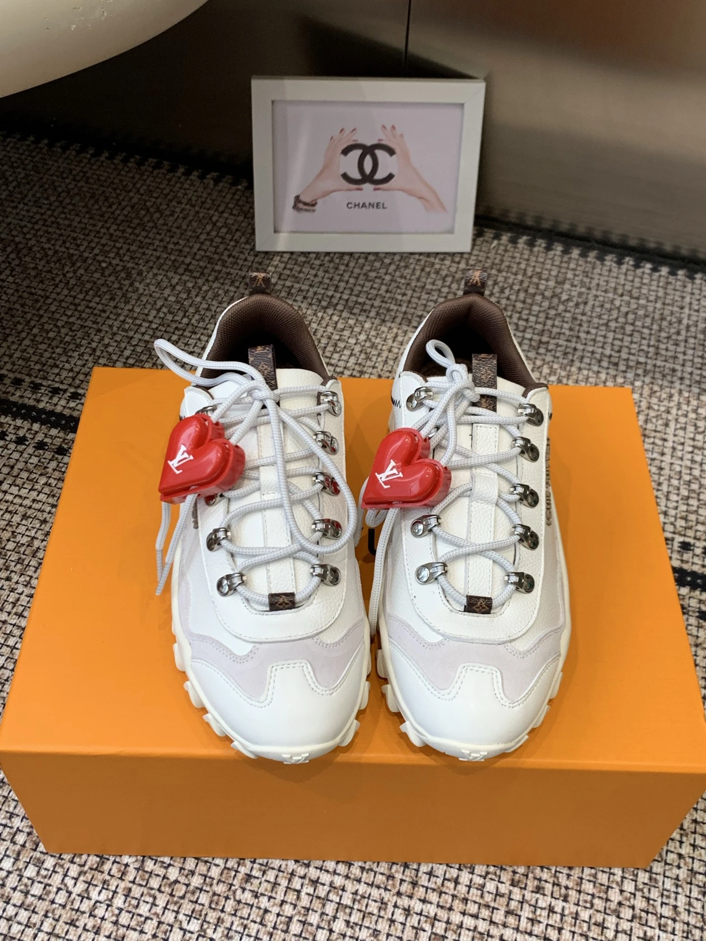 Louis Vuitton Sneakers — 6b4a65ce