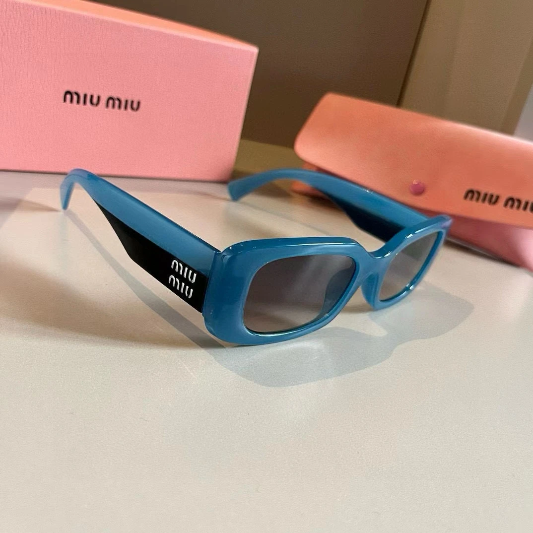 Miu Miu Eyewear — b3b76e84