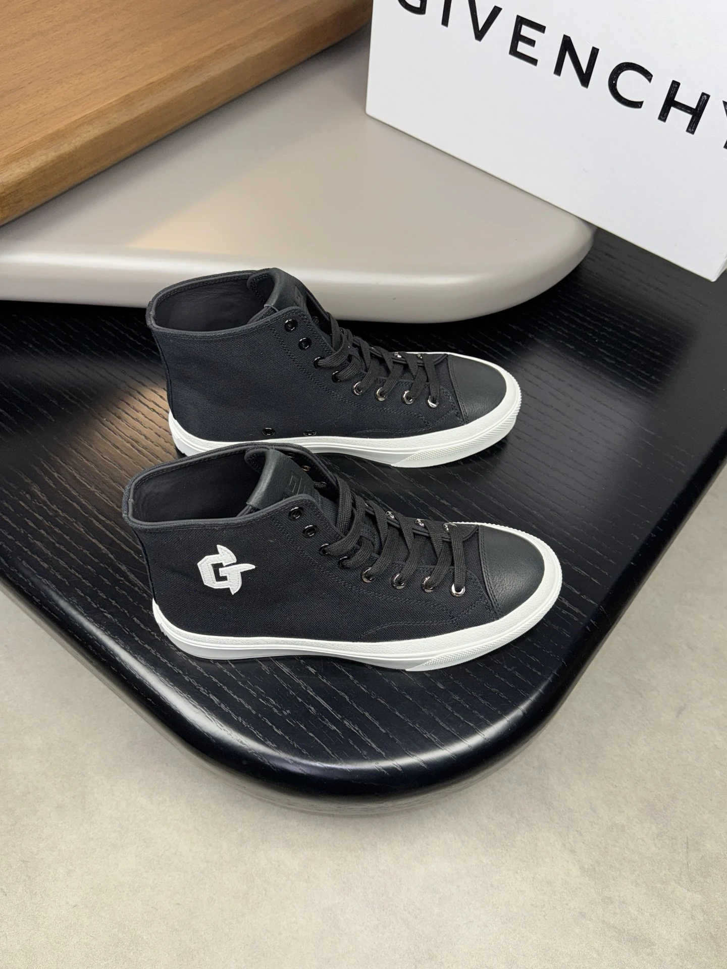 Givenchy Shoes — 97af130b