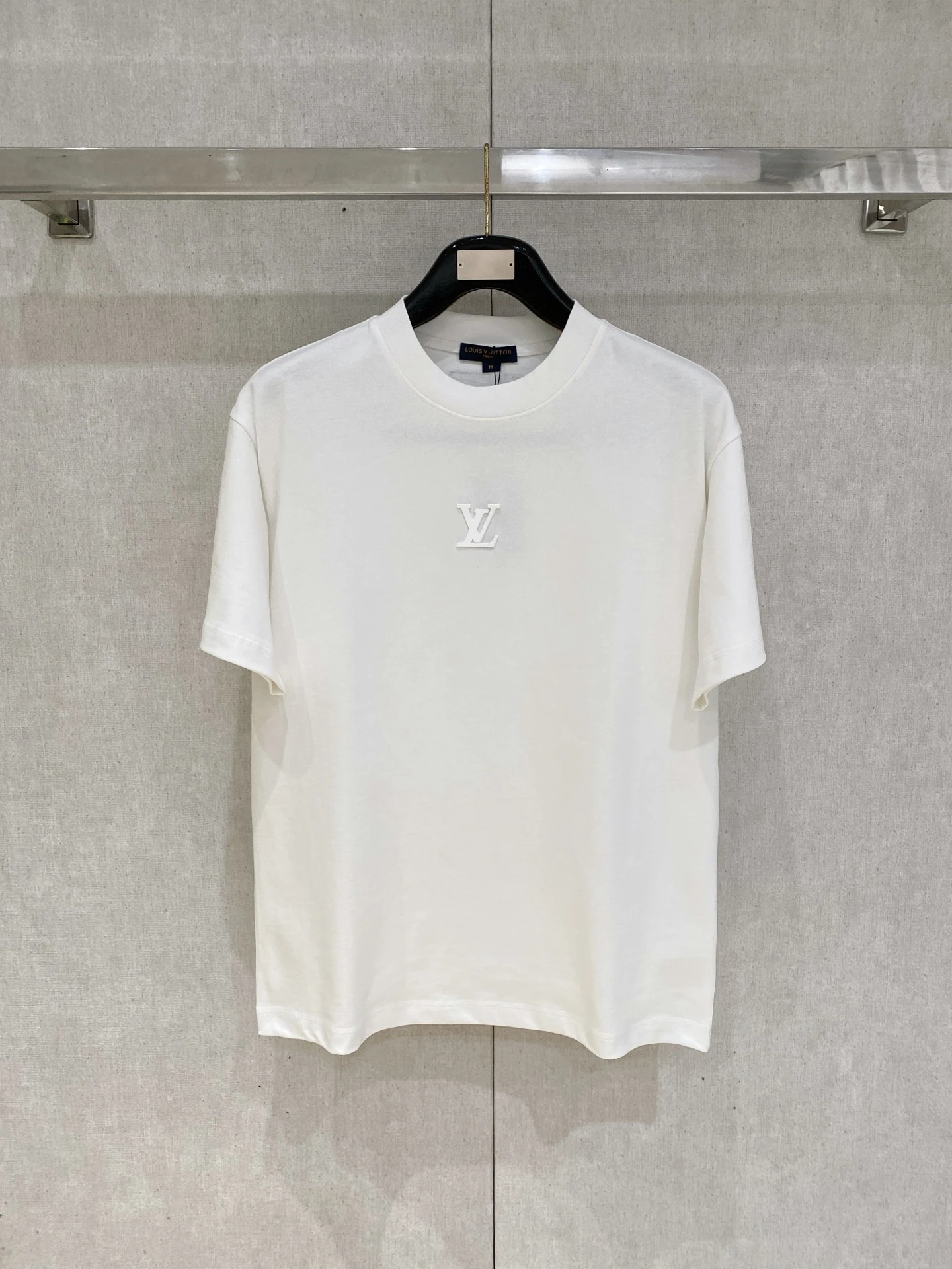 Louis Vuitton T-Shirt — 33927f64