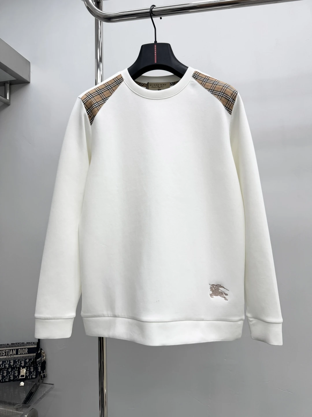Sweatshirts — ff6e4bea