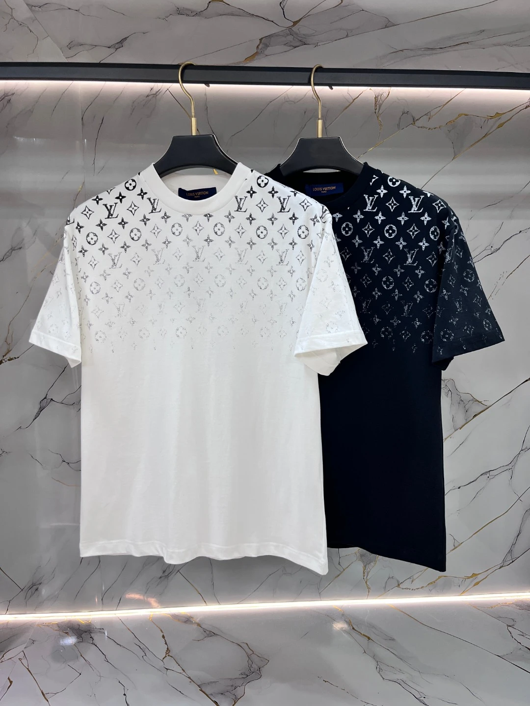 Louis Vuitton T-Shirt — 06f76b6c