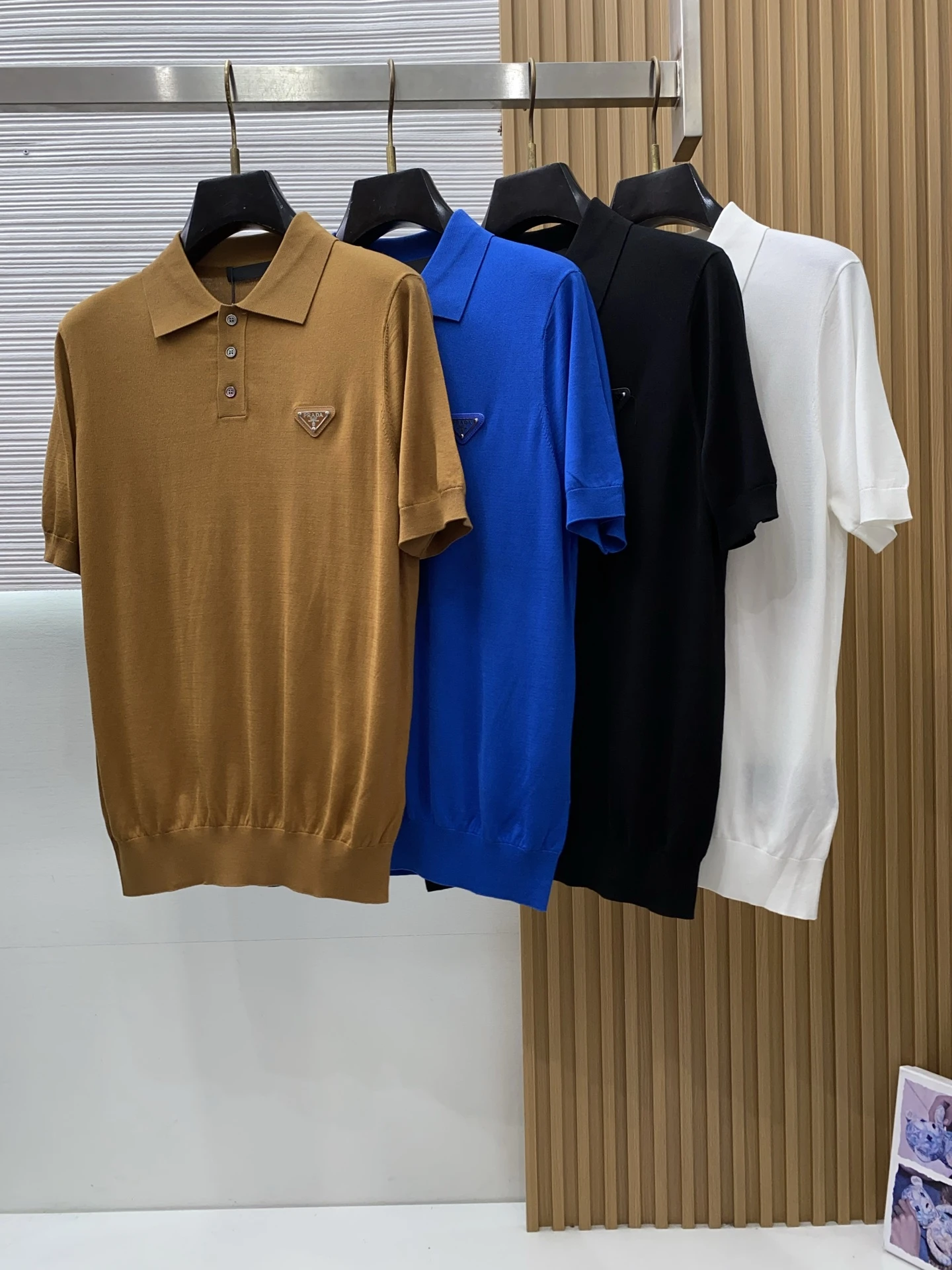 Prada T-Shirt — 1174e1c7