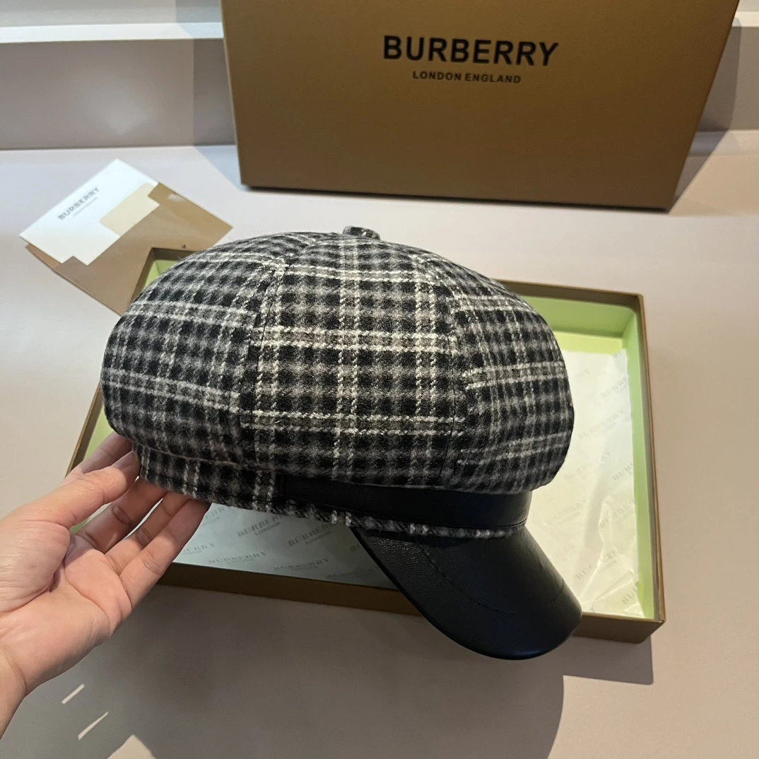 Burberry Hat — 228e0721