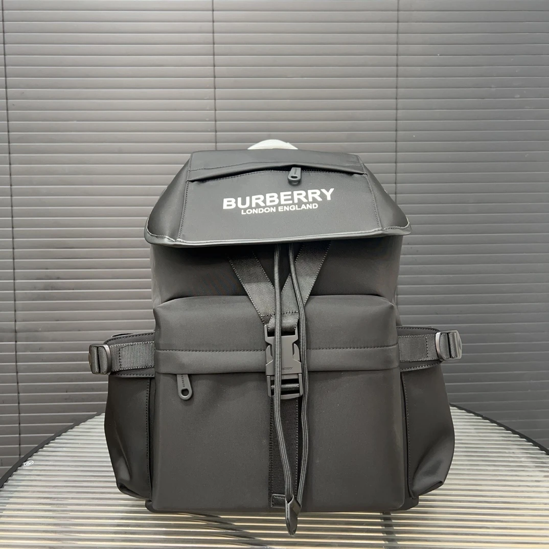 Burberry Bag — dd24e52a