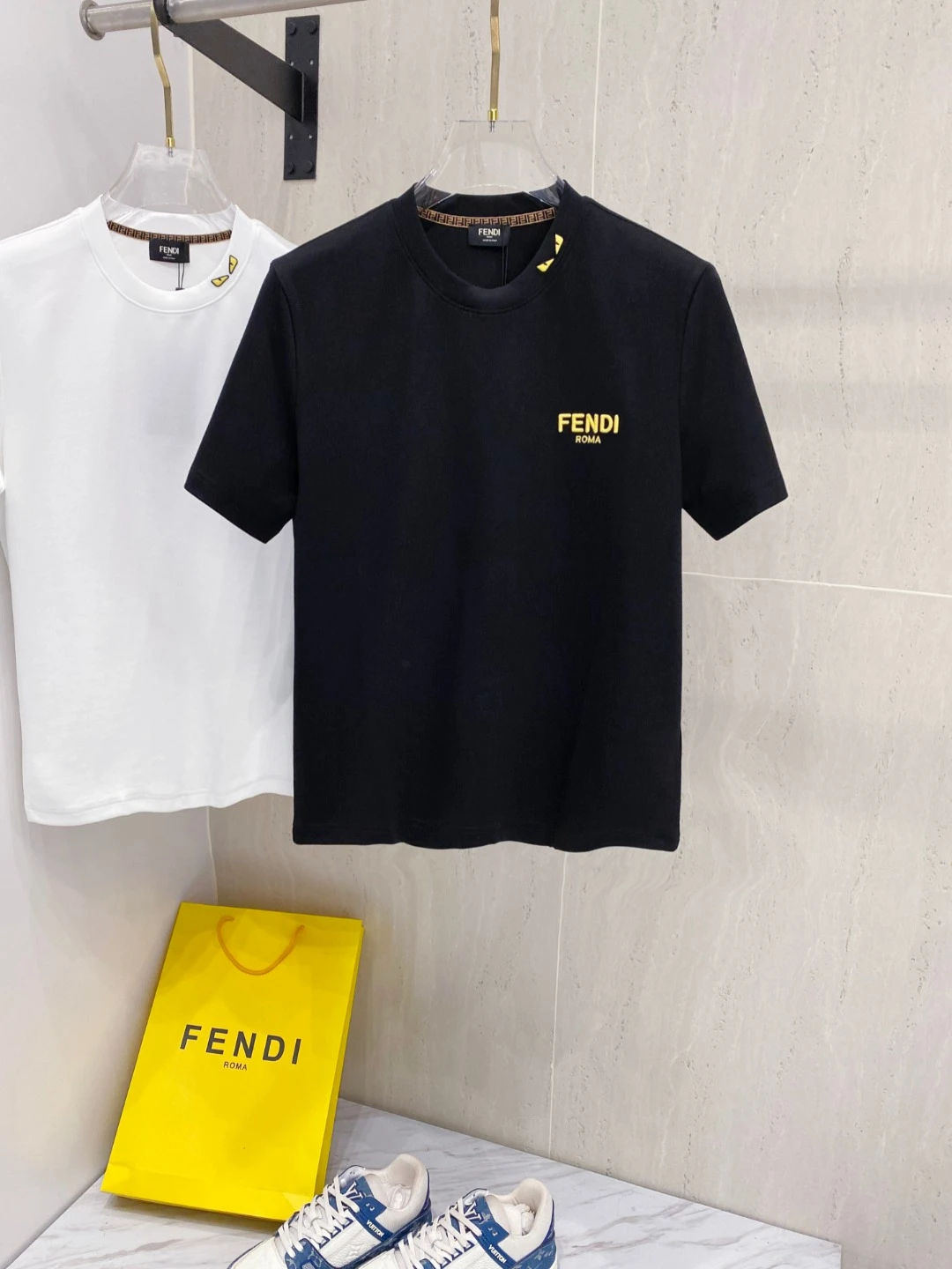 Fendi T-Shirt — 357c662b