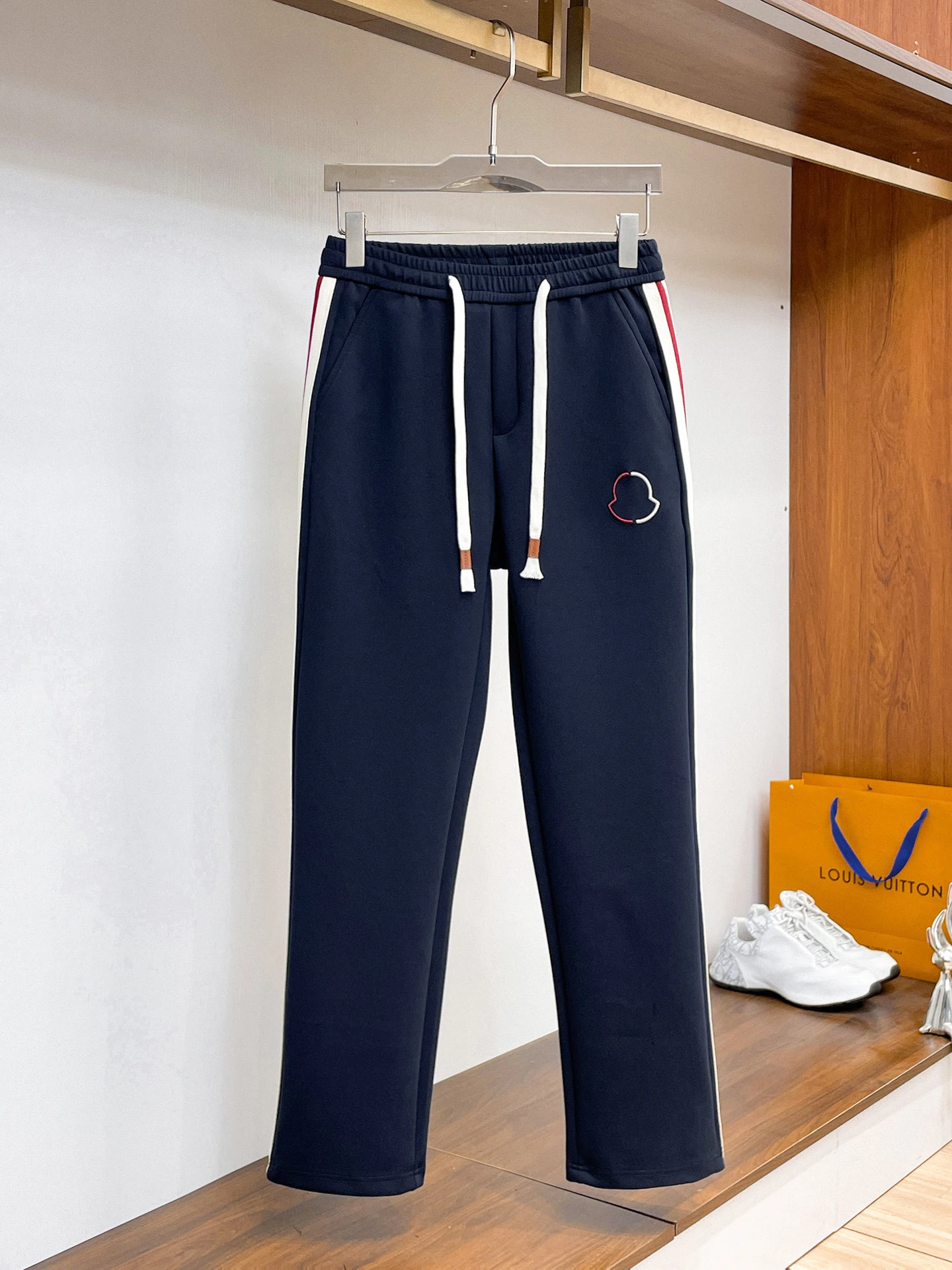 Moncler Trousers — da5905a9