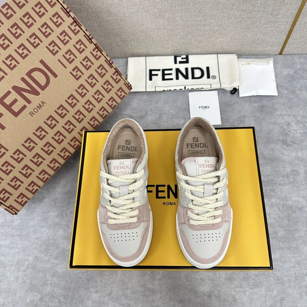 Fendi Sneakers — bbbeff1a