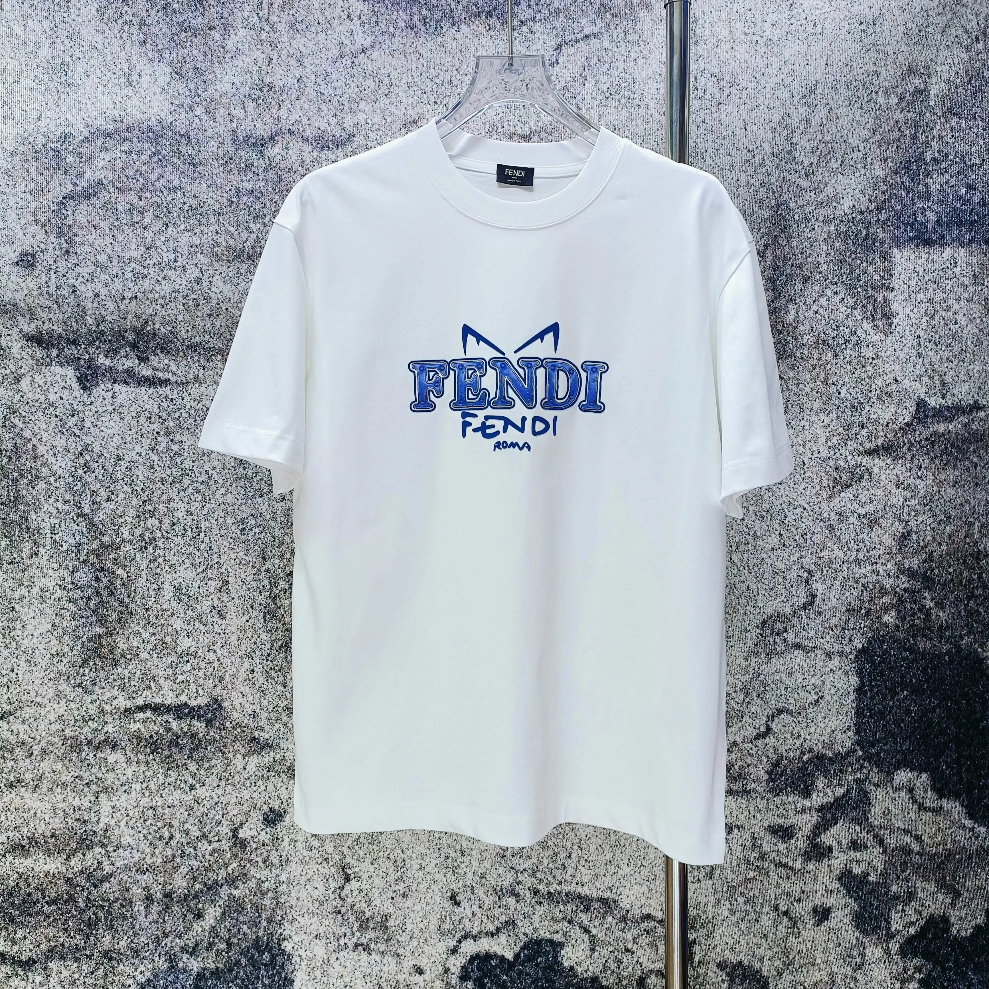Fendi T-Shirt — 84ff412d