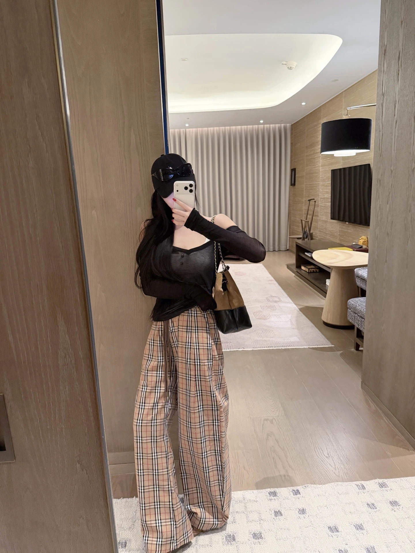 Trousers — 66db336a