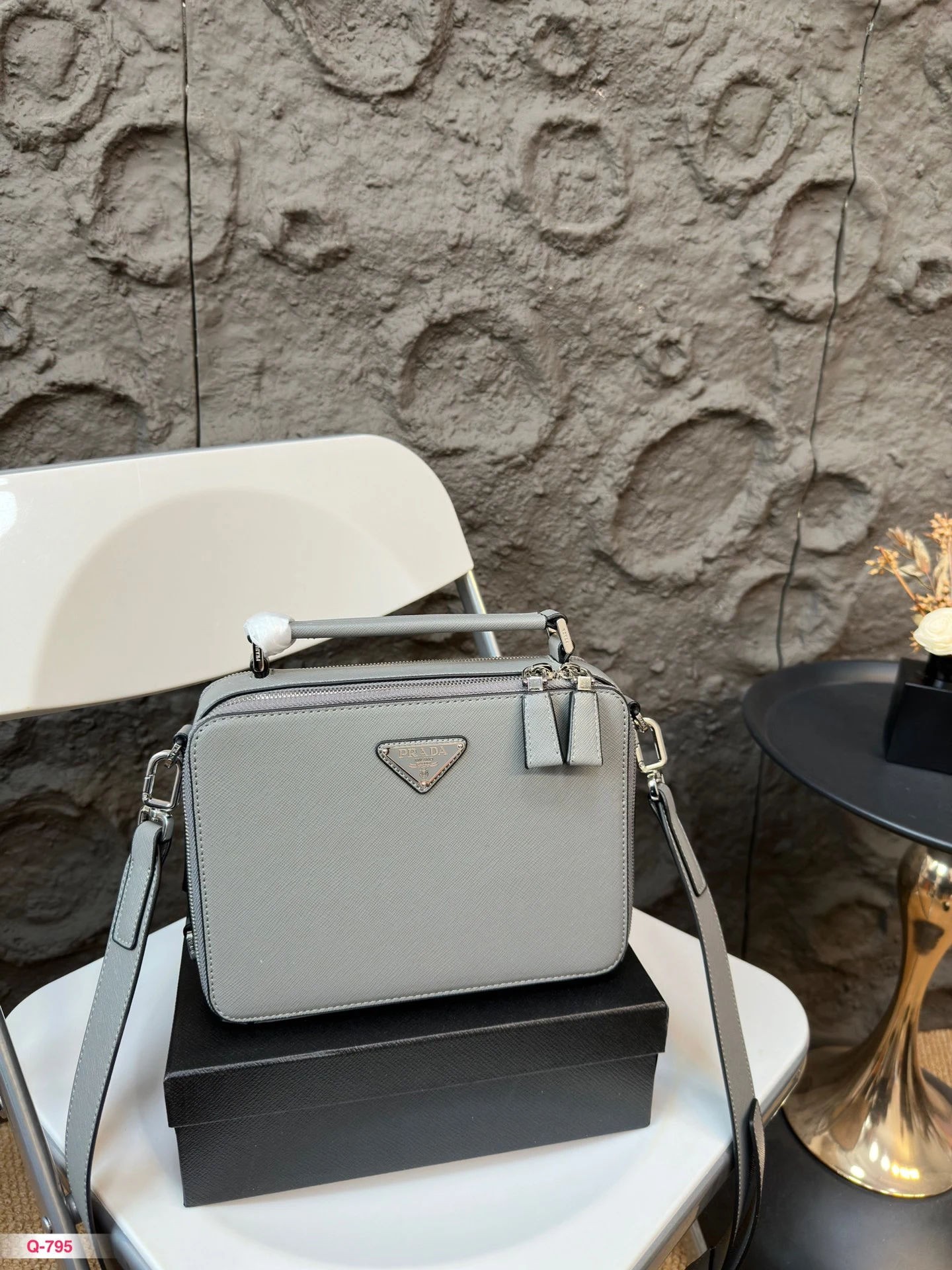 Prada Bag — fa6a7dfc
