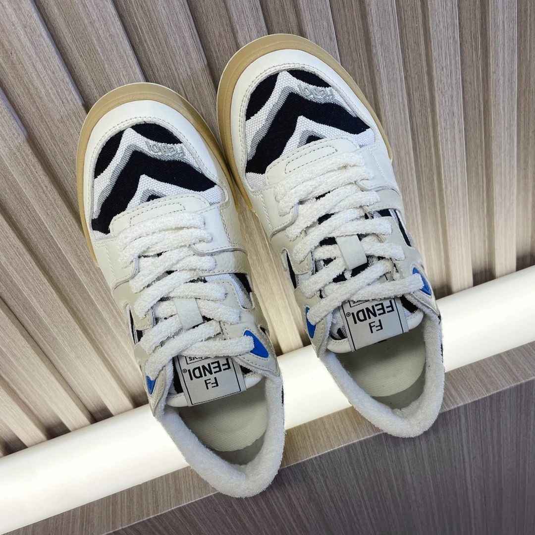 Fendi Sneakers — a3383925