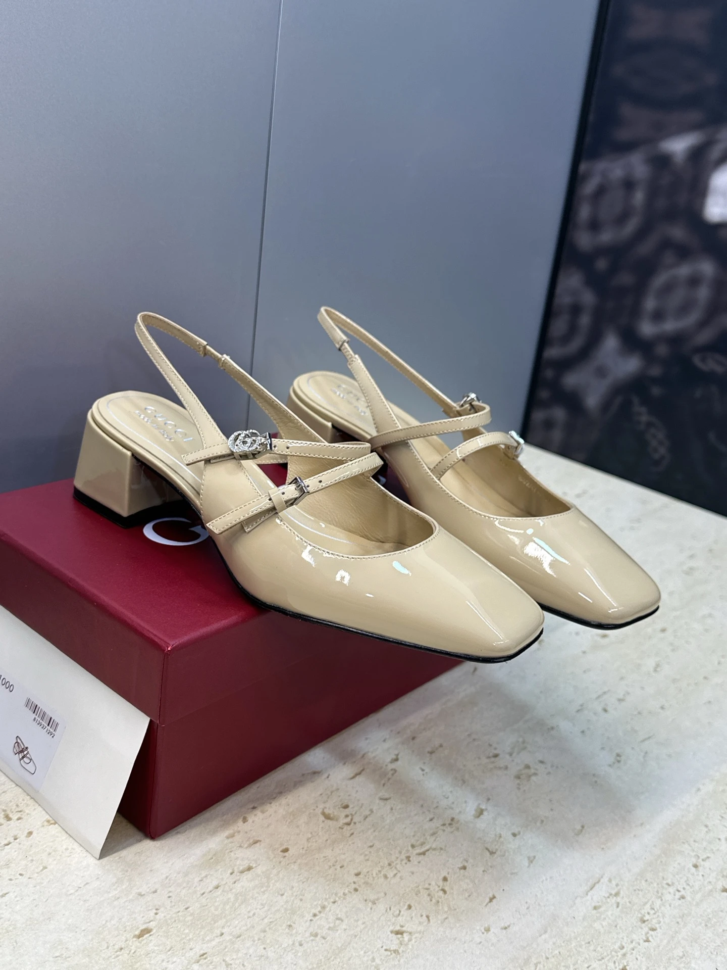 Gucci Sandals — 4529d622