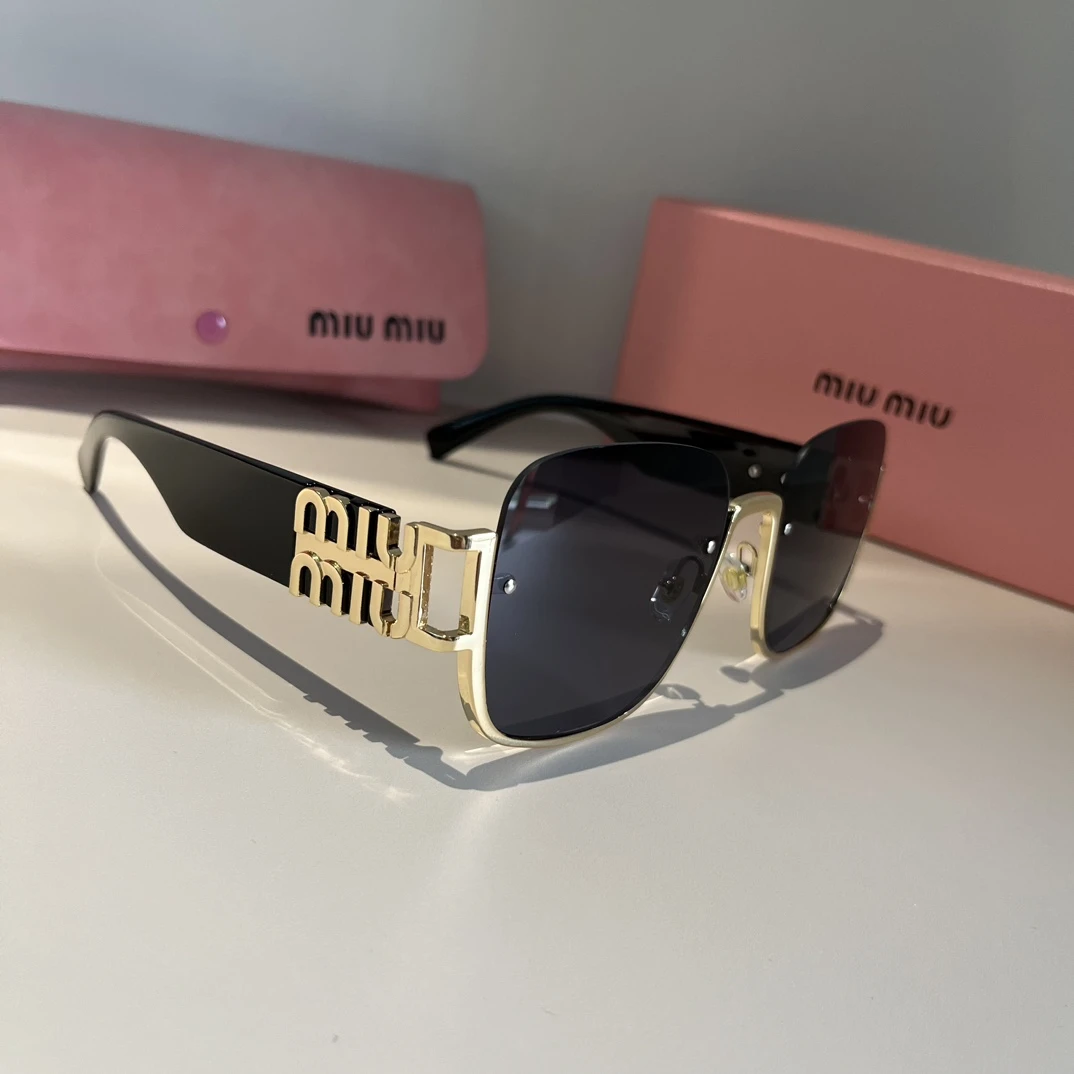 Miu Miu Eyewear — c6066b57