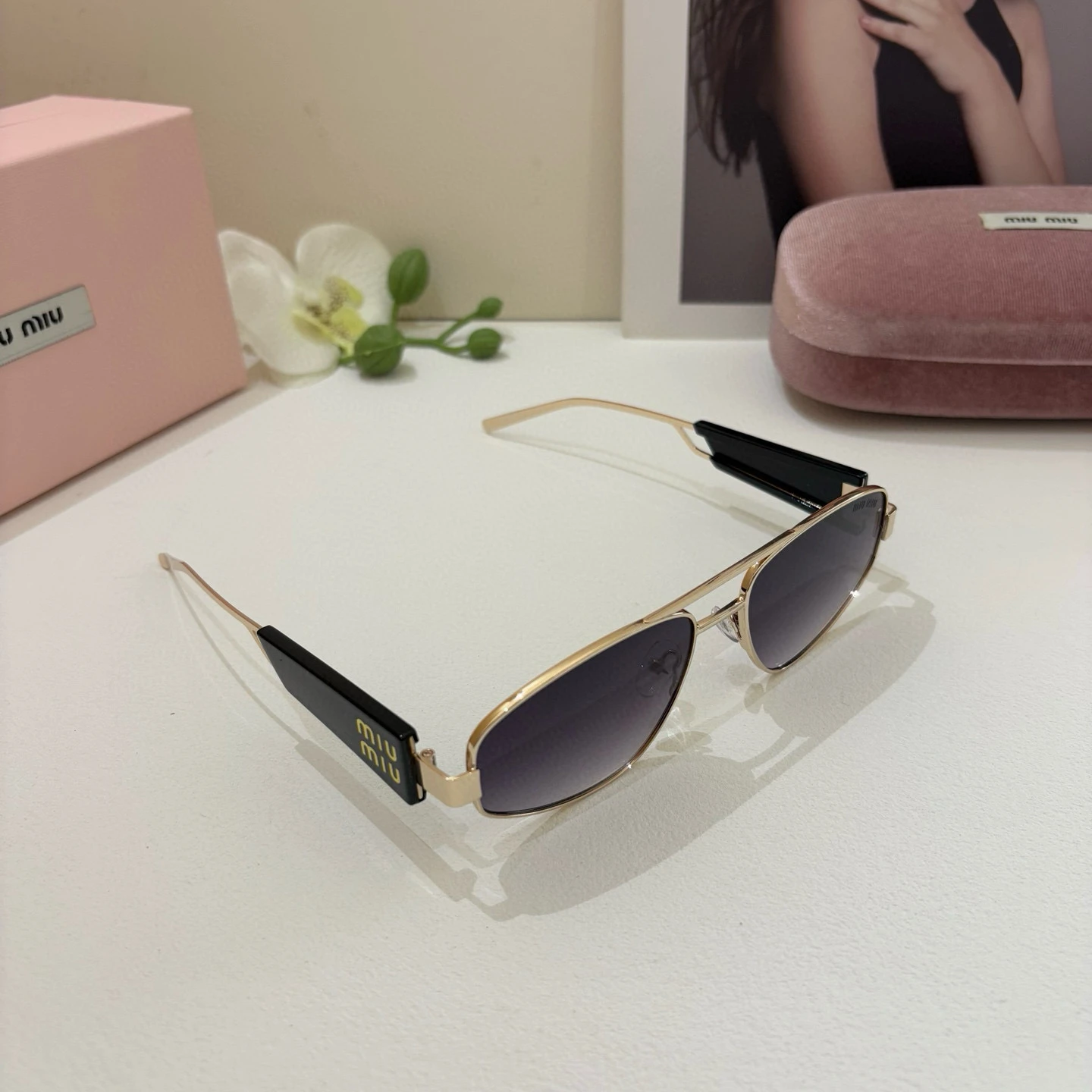 Miu Miu Eyewear — 2a50269d