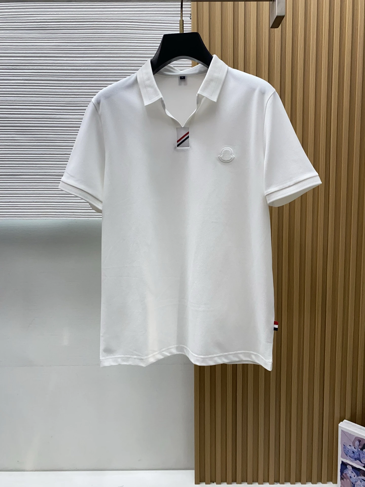Moncler T-Shirt — 4b9e69ee
