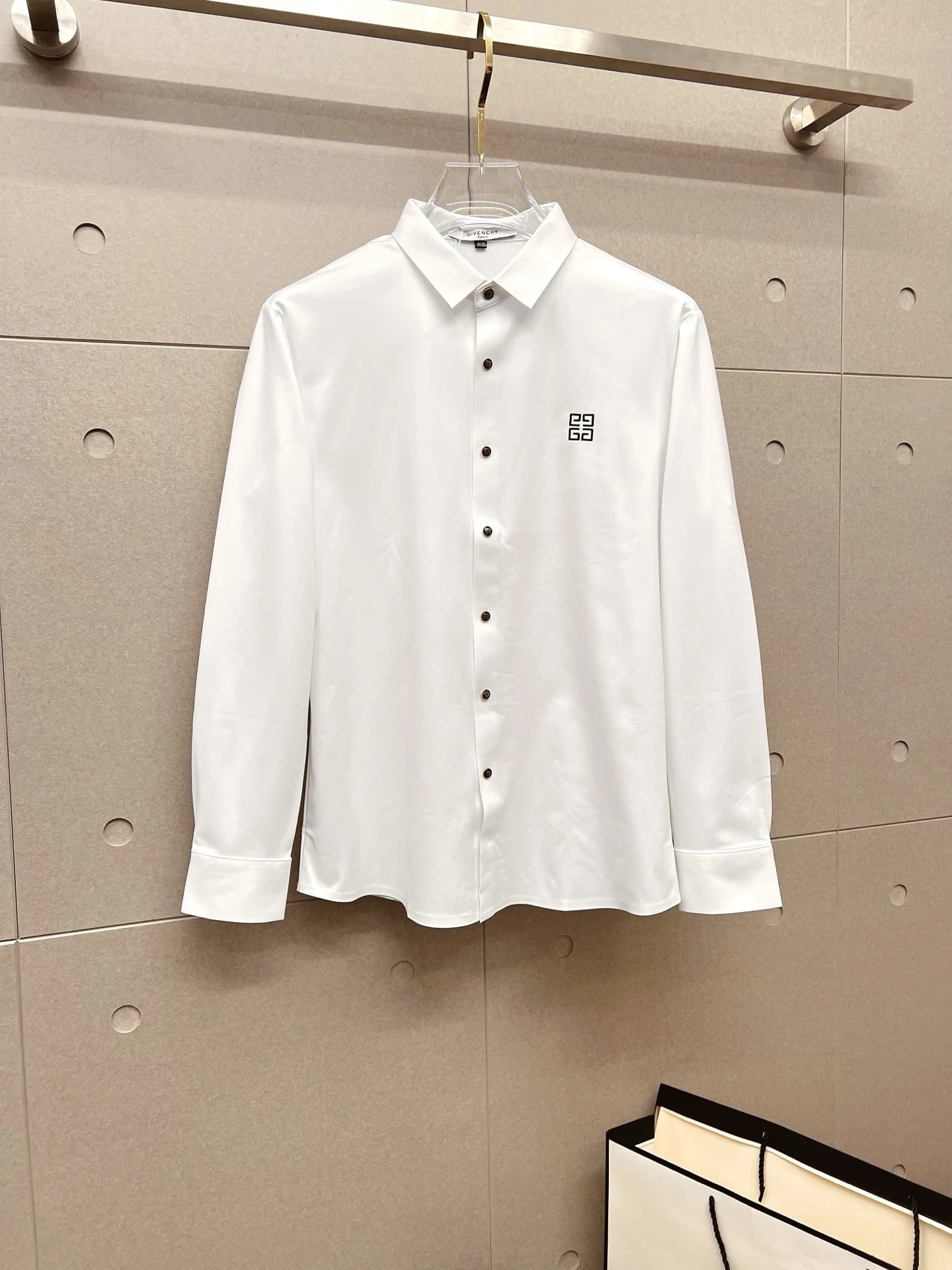 Shirts — a323bbf1
