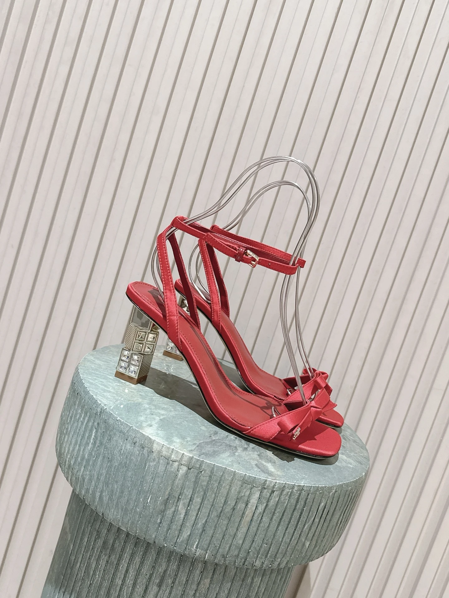 Louis Vuitton Sandals — 8cc69f16