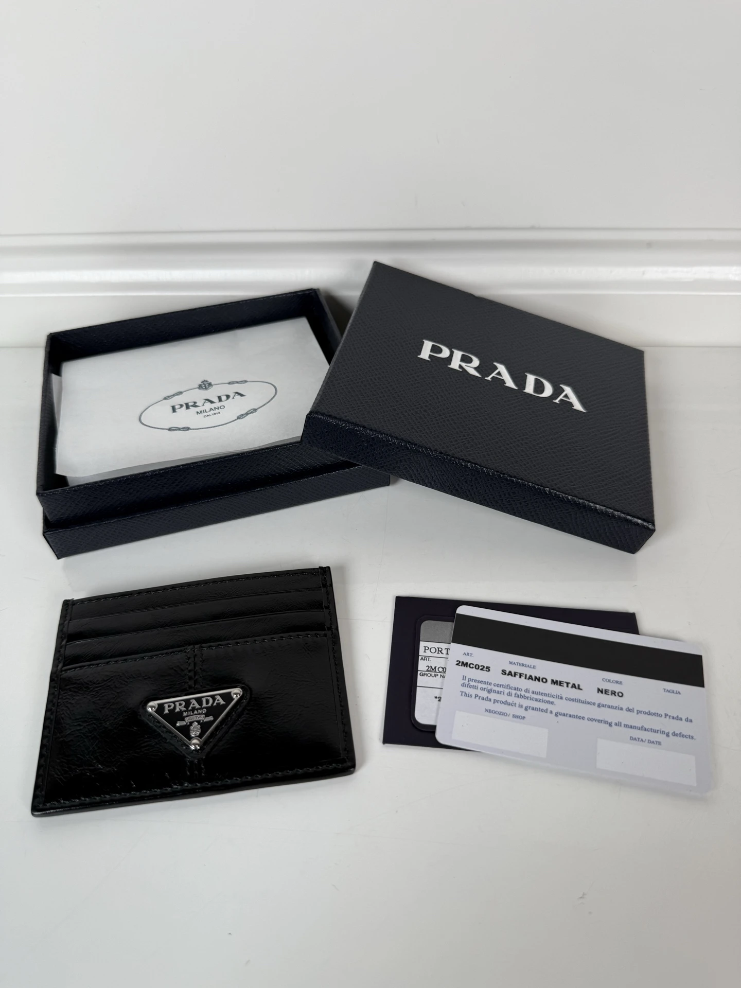 Cardholders — 23b2e5f4