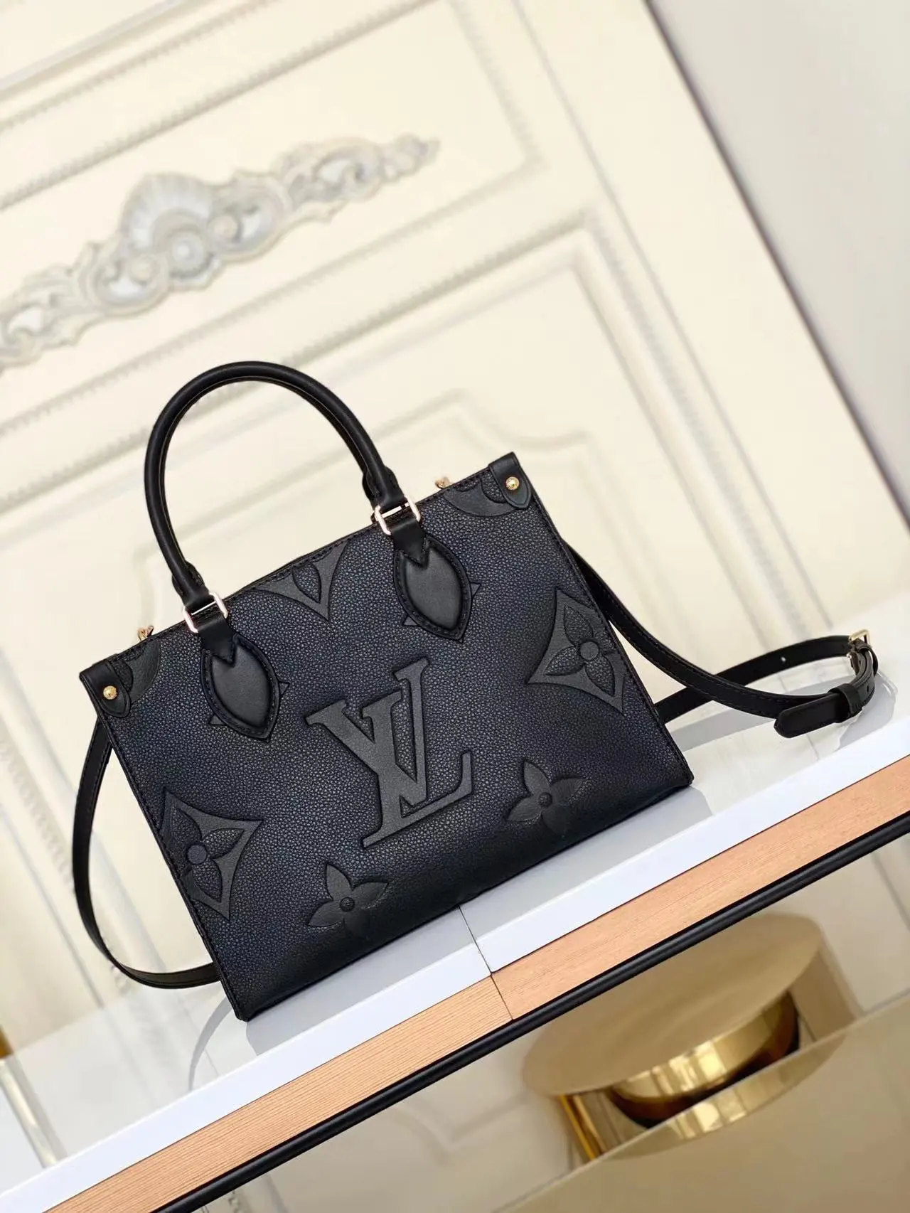 Louis Vuitton Bag — 5463cf9e