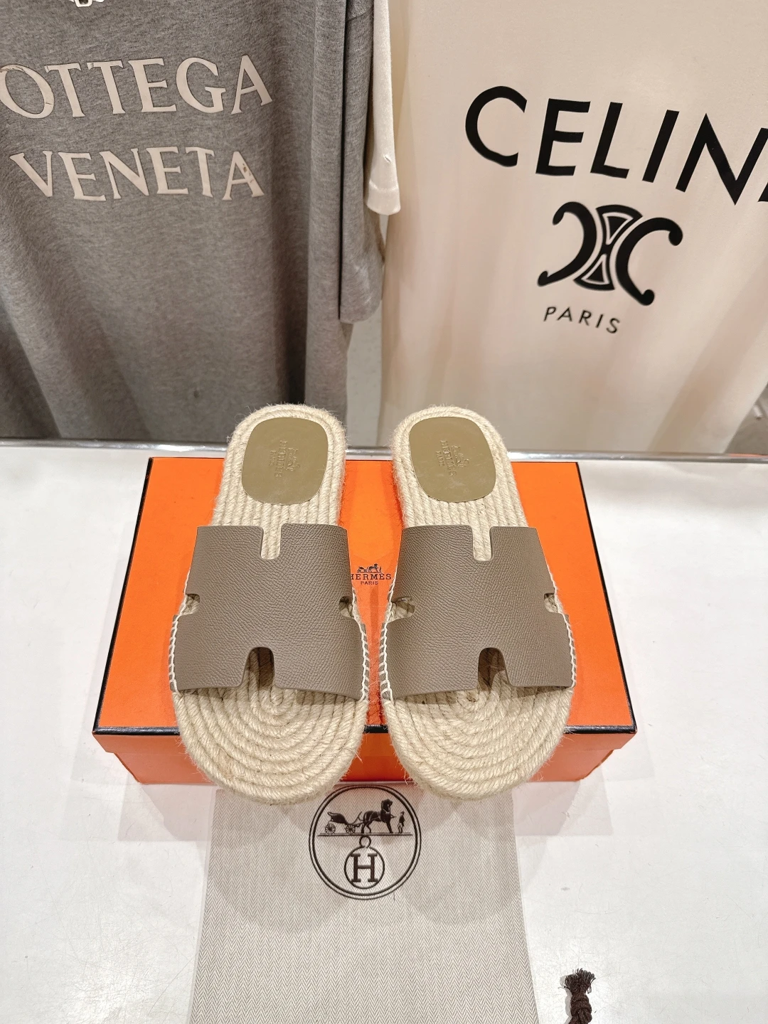 Hermès Slippers — e898ef4f