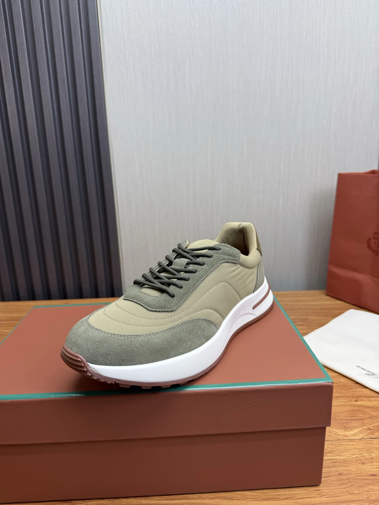 Loro Piana Sneakers — 8ed8e4a4
