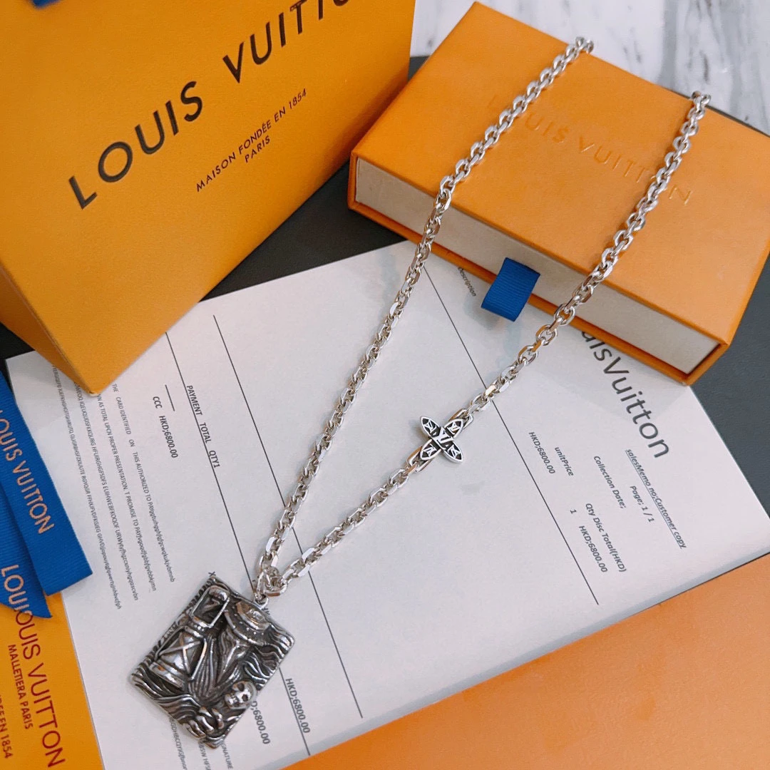 Louis Vuitton Necklaces — d3f00eaf