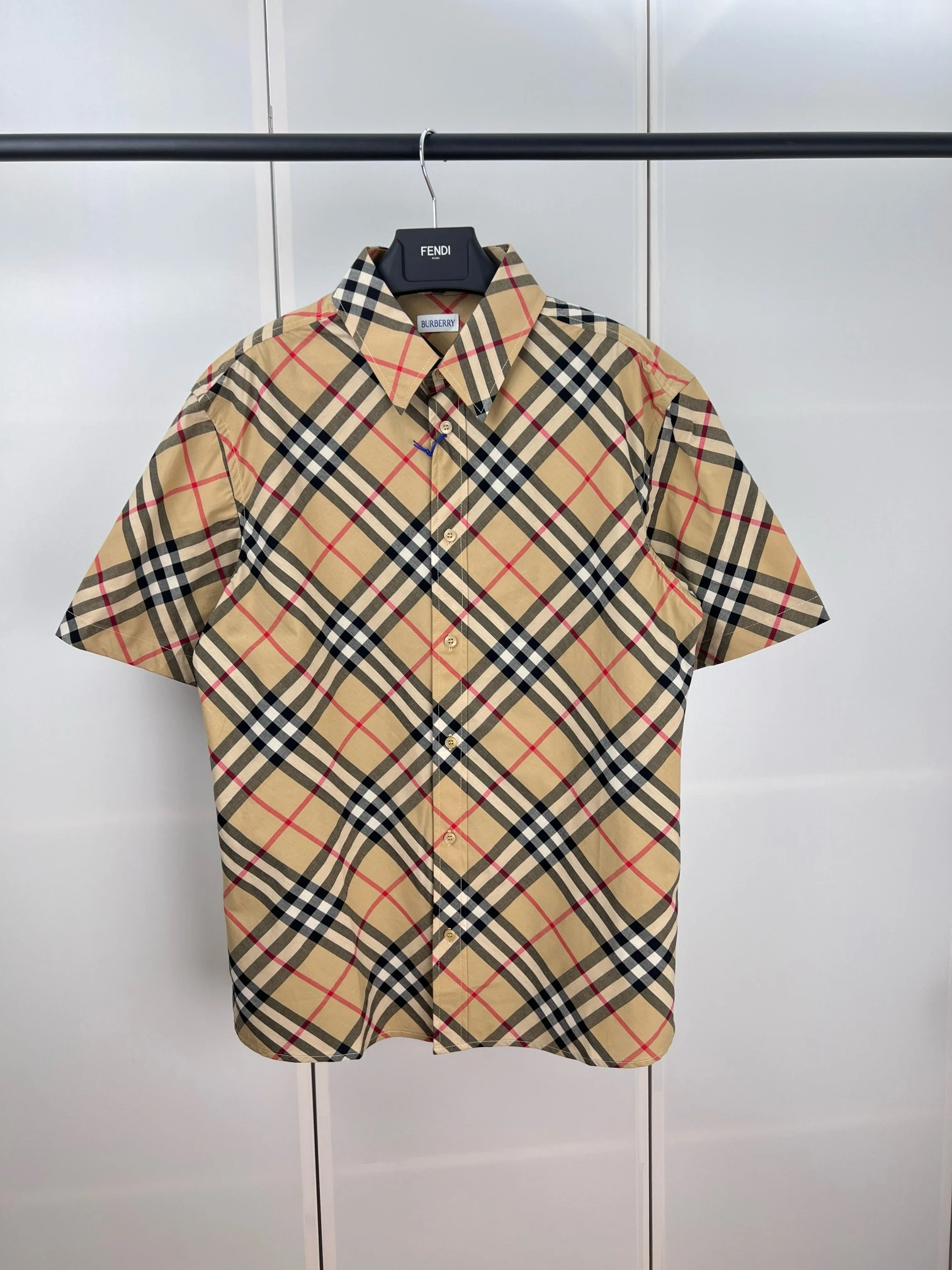 Burberry T-Shirt — 5d724b7a