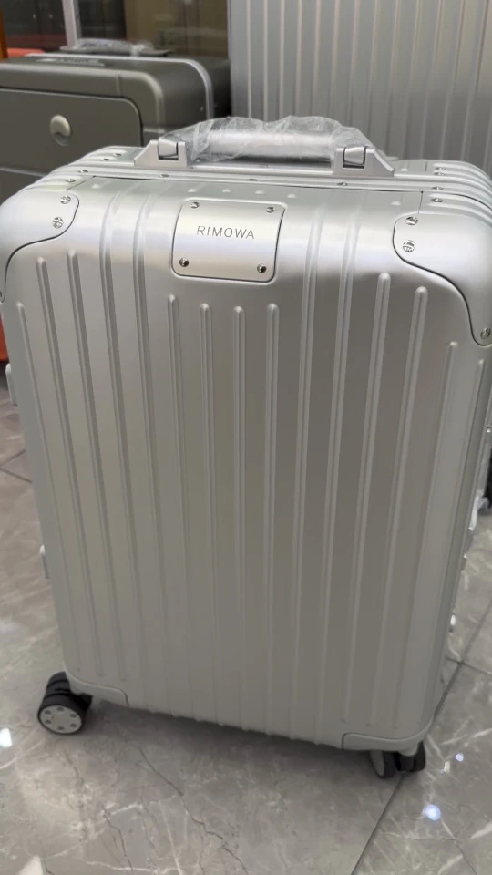 Rimowa Luggage — 0078cf25